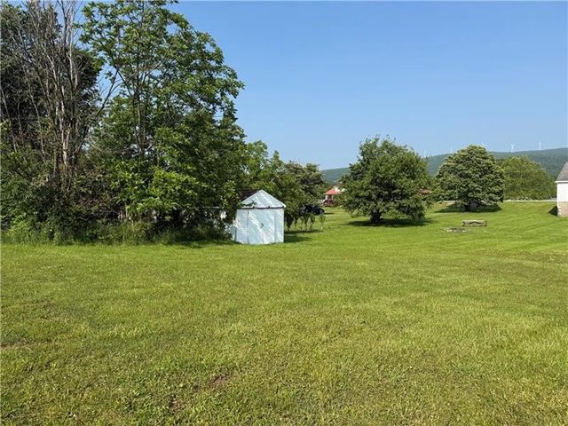 2193 Springhill Furnace Rd, Springhill Twp, PA 15478