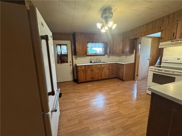 2193 Springhill Furnace Rd, Springhill Twp, PA 15478