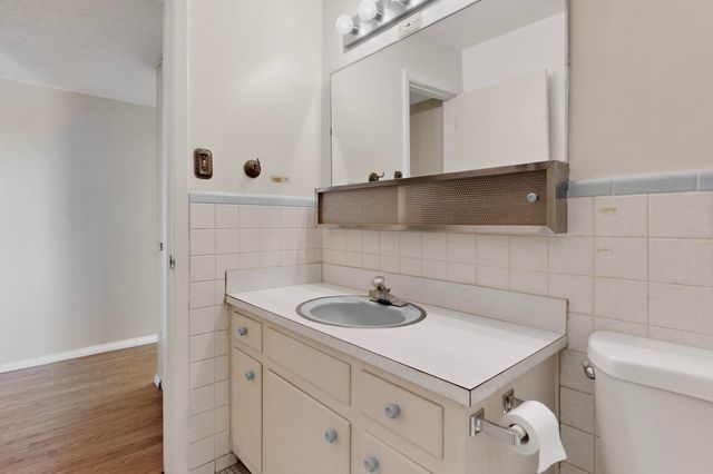 1700 Vassar Drive SE, Albuquerque, NM 87106