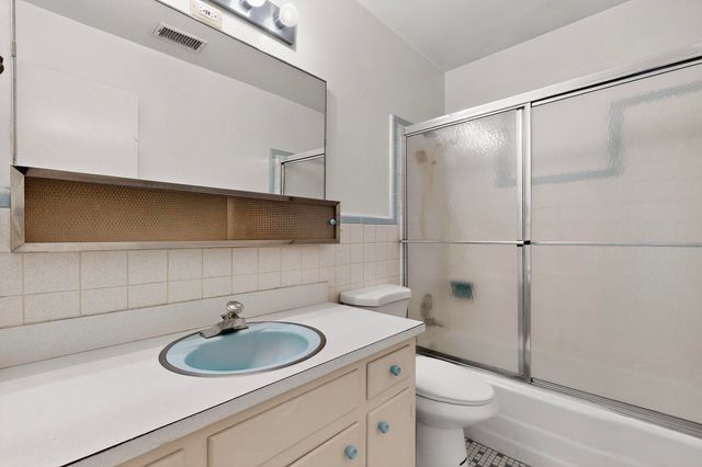 1700 Vassar Drive SE, Albuquerque, NM 87106