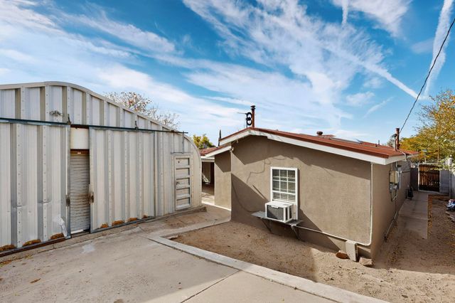 1700 Vassar Drive SE, Albuquerque, NM 87106