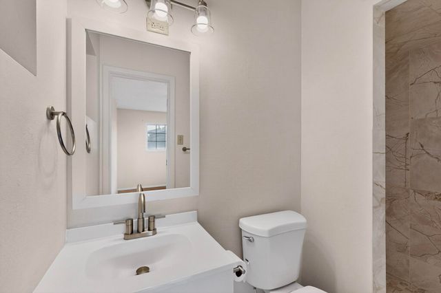 1700 Vassar Drive SE, Albuquerque, NM 87106