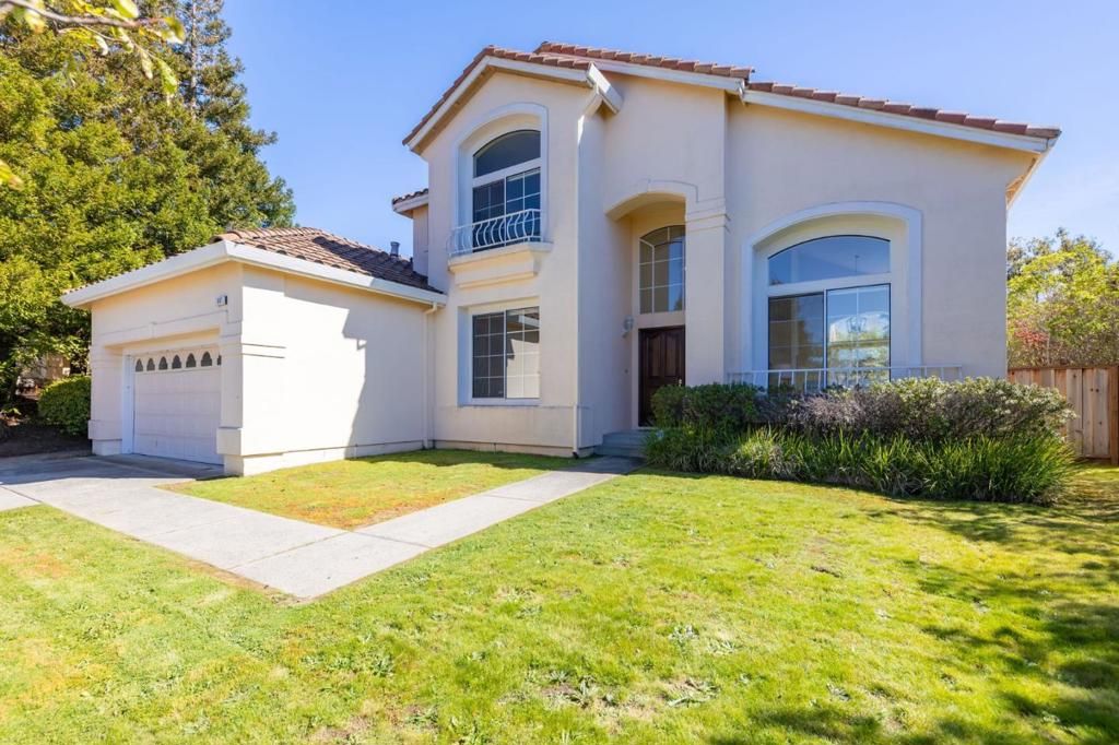Image 3 of property listing at 117 Lakewood Circle, San Mateo, CA 94402