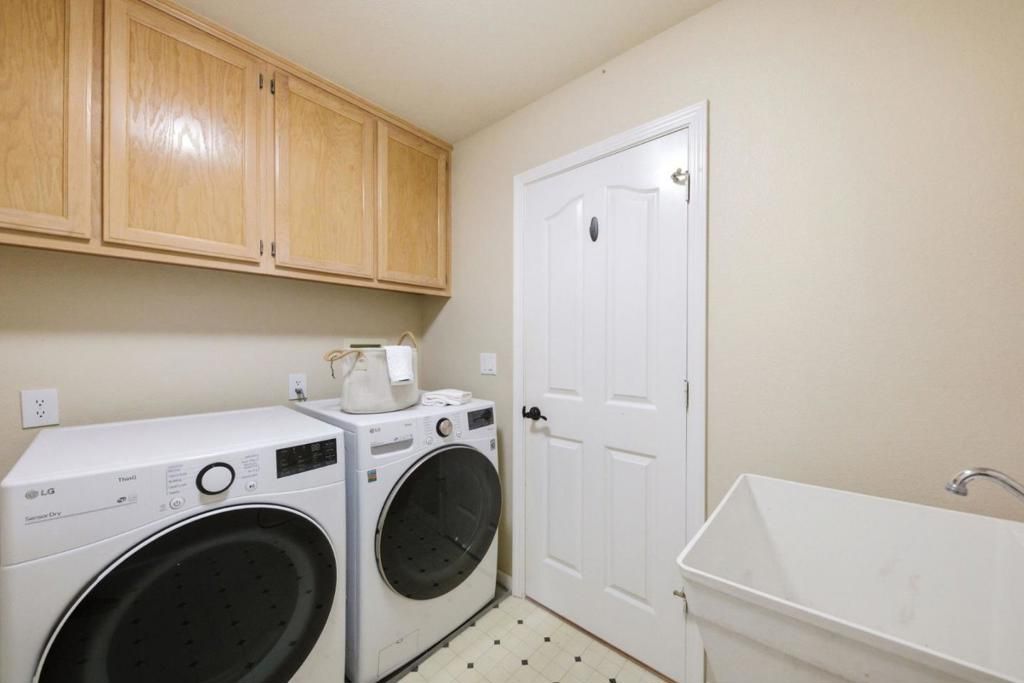 Image 42 of property listing at 117 Lakewood Circle, San Mateo, CA 94402