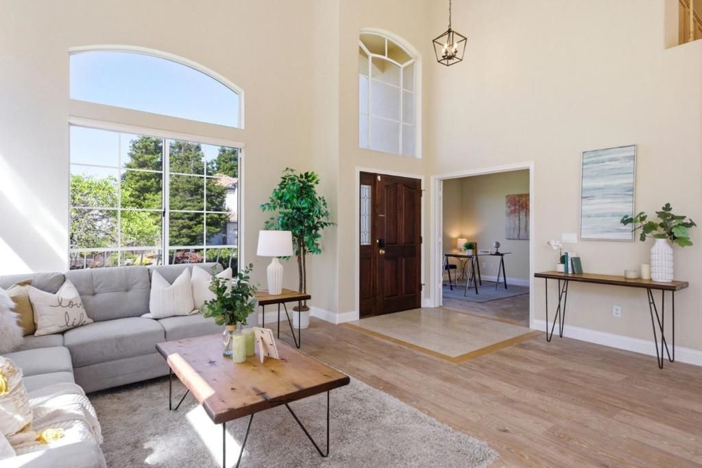 Image 6 of property listing at 117 Lakewood Circle, San Mateo, CA 94402