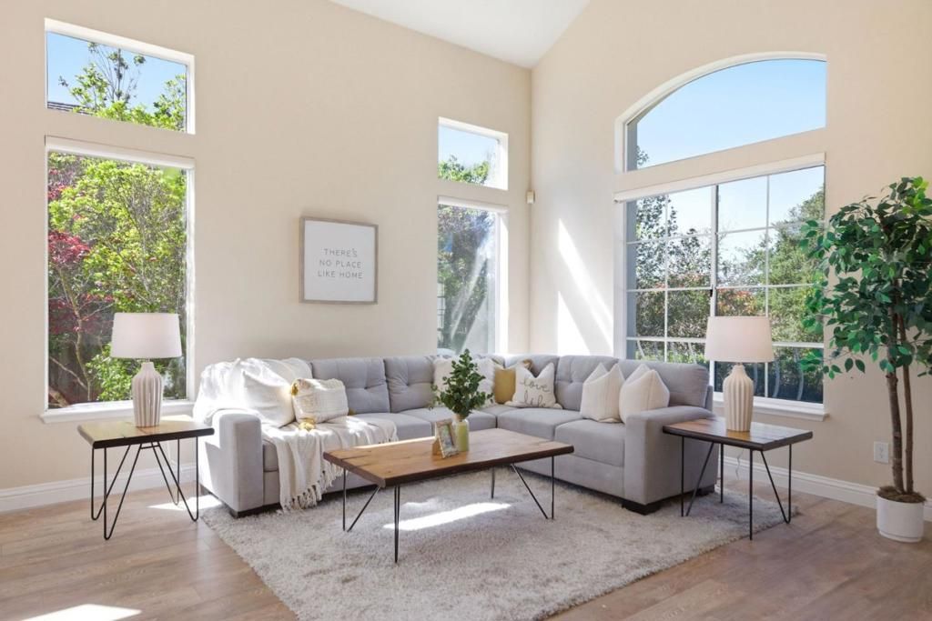 Image 7 of property listing at 117 Lakewood Circle, San Mateo, CA 94402