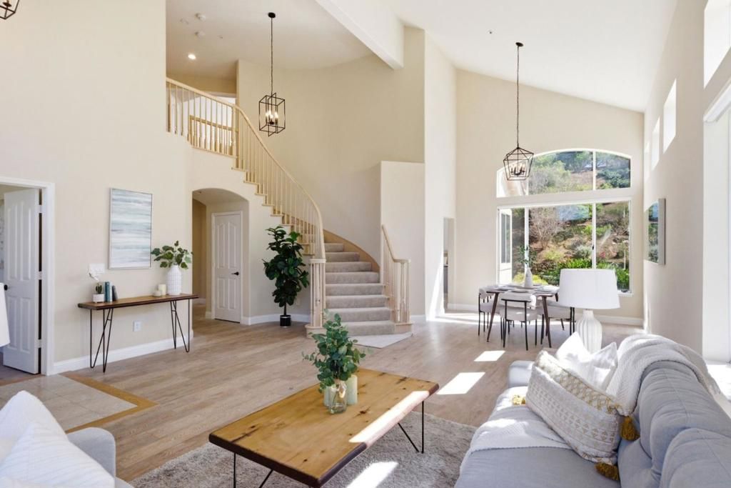 Image 9 of property listing at 117 Lakewood Circle, San Mateo, CA 94402