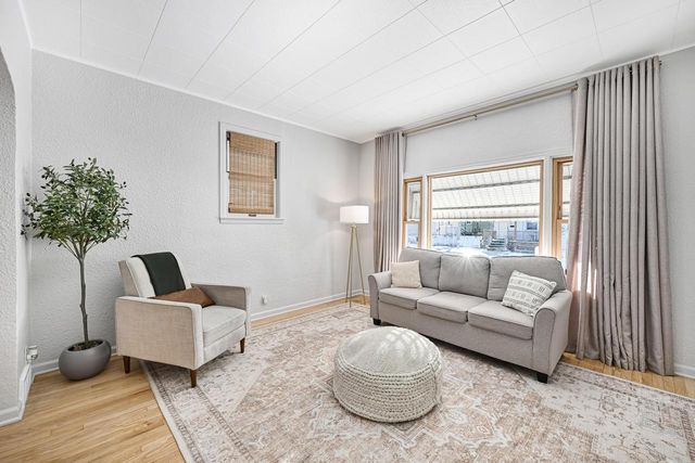 420 E Wilson STREET, Milwaukee, WI 53207