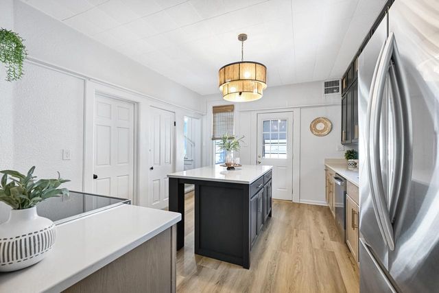 420 E Wilson STREET, Milwaukee, WI 53207