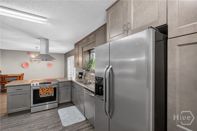 204 Honey Lane Circle, Hinesville, GA 31313