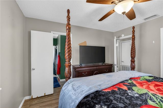 204 Honey Lane Circle, Hinesville, GA 31313