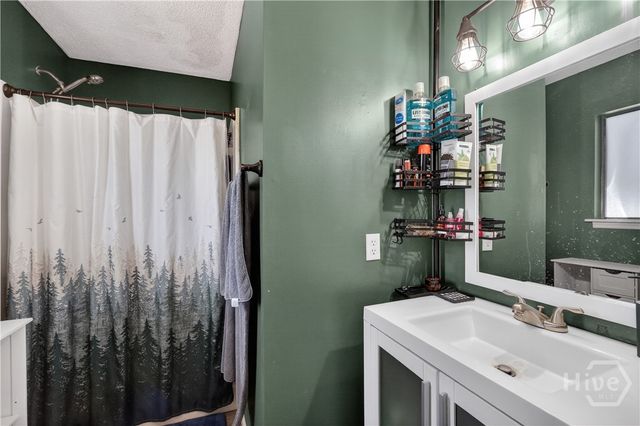 204 Honey Lane Circle, Hinesville, GA 31313