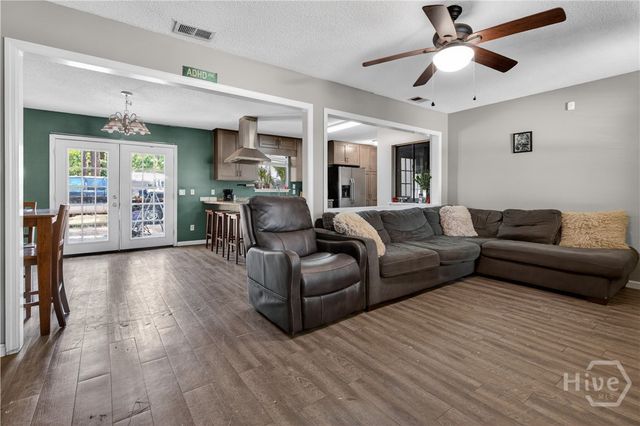 204 Honey Lane Circle, Hinesville, GA 31313