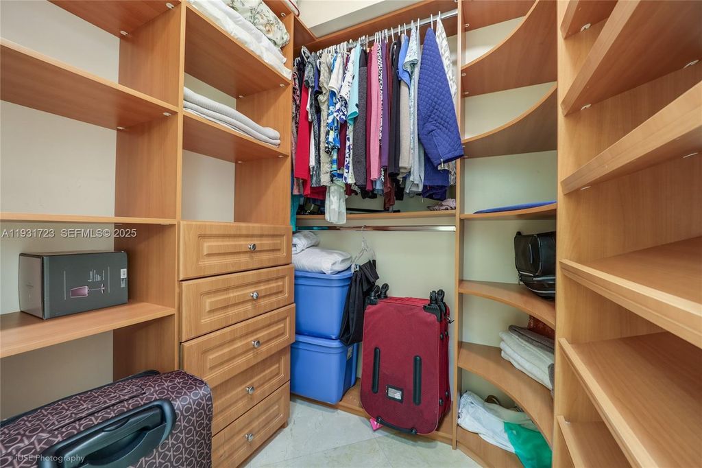 Image 8 of property listing at 17555 Atlantic Blvd 1205, Sunny Isles Beach, FL 33160