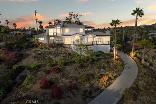 1522 Maxwell Lane, Vista, CA 92084