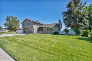 1663 Mackland Avenue, Minden, NV 89423