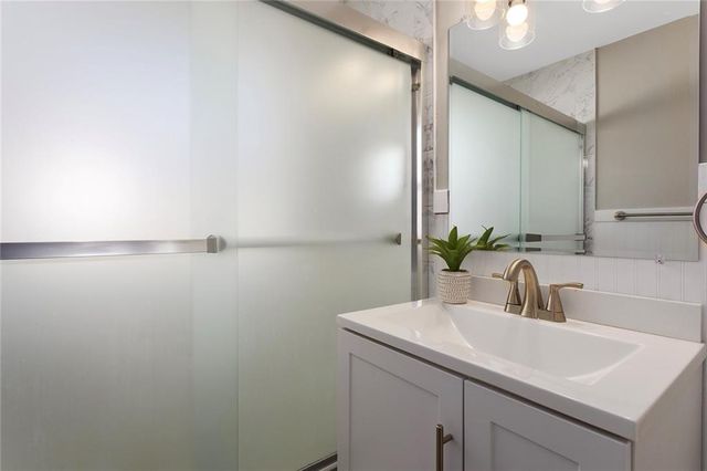 2712 NE 56th Street, Kansas City, MO 64119