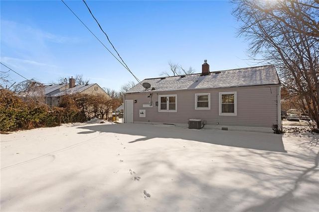 2712 NE 56th Street, Kansas City, MO 64119