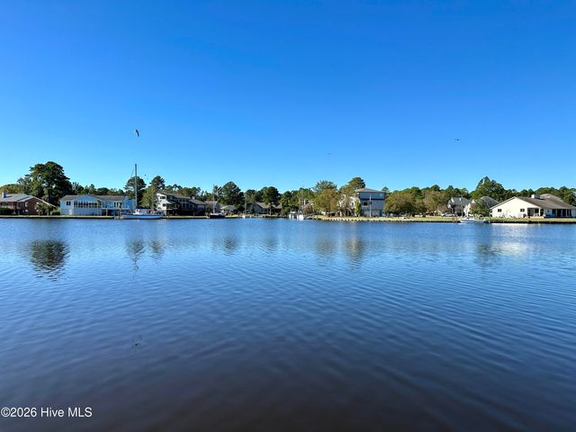 2131 Royal Pines Drive, New Bern, NC 28560