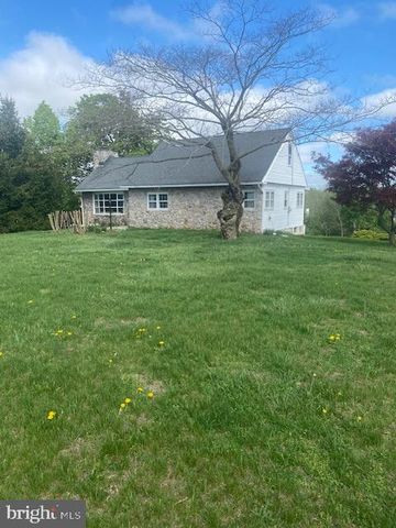 1070 MAIN ST, Linfield, PA 19468
