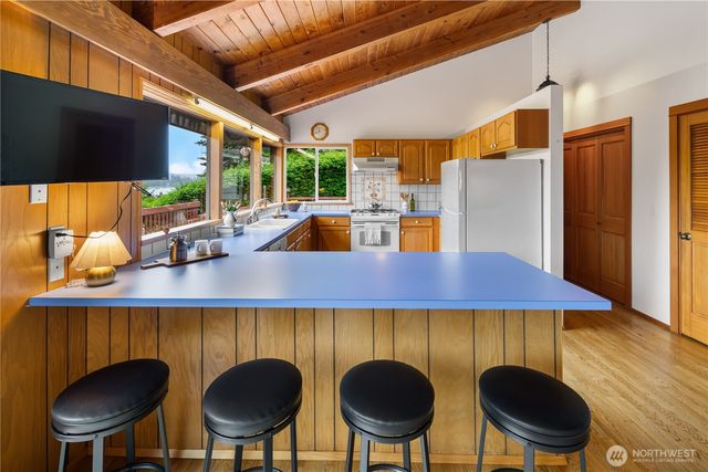 22516 100th Place SW, Vashon, WA 98070