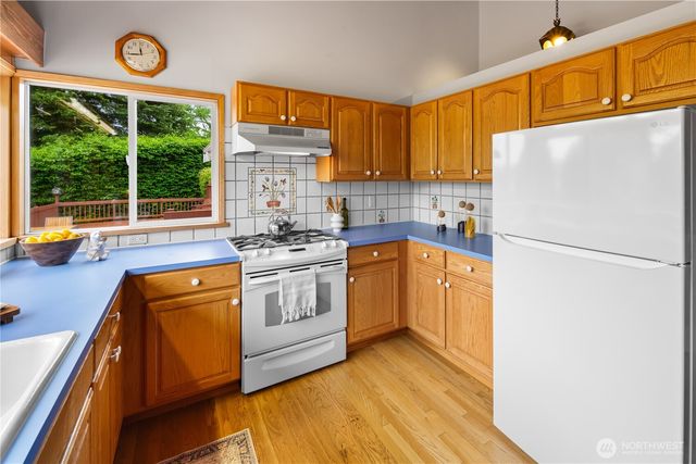 22516 100th Place SW, Vashon, WA 98070