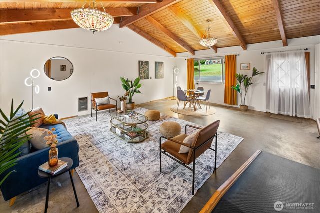 22516 100th Place SW, Vashon, WA 98070