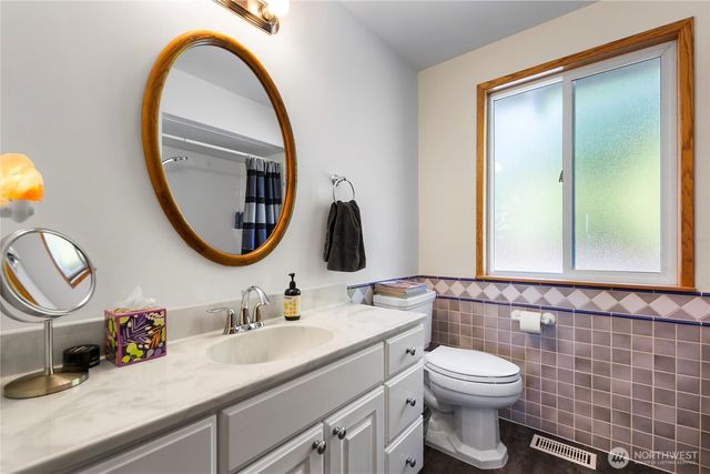 22516 100th Place SW, Vashon, WA 98070