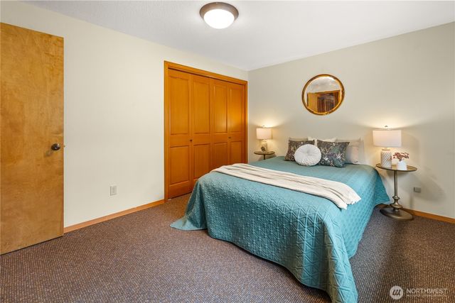 22516 100th Place SW, Vashon, WA 98070