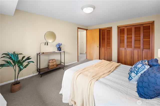 22516 100th Place SW, Vashon, WA 98070