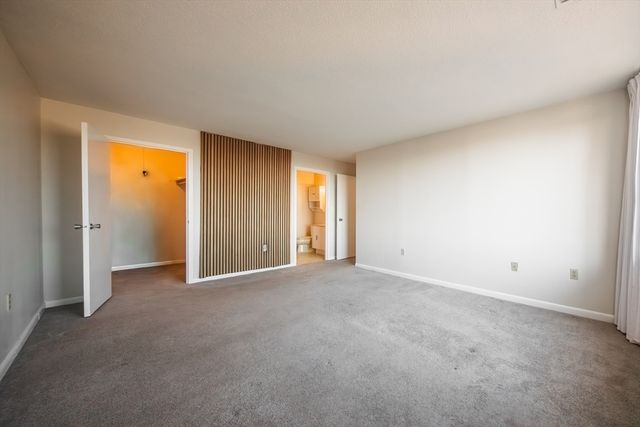 1002 Paradise Rd PHE, Swampscott, MA 01907