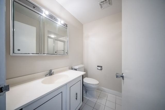 1002 Paradise Rd PHE, Swampscott, MA 01907