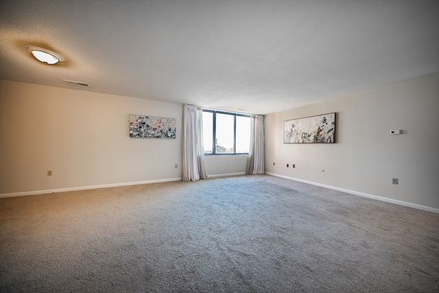 1002 Paradise Rd PHE, Swampscott, MA 01907