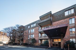 1002 Paradise Rd PHE, Swampscott, MA 01907