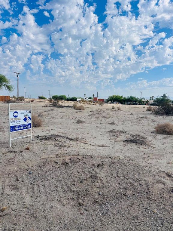 1041 Aberdeen Drive, Thermal, CA 92274