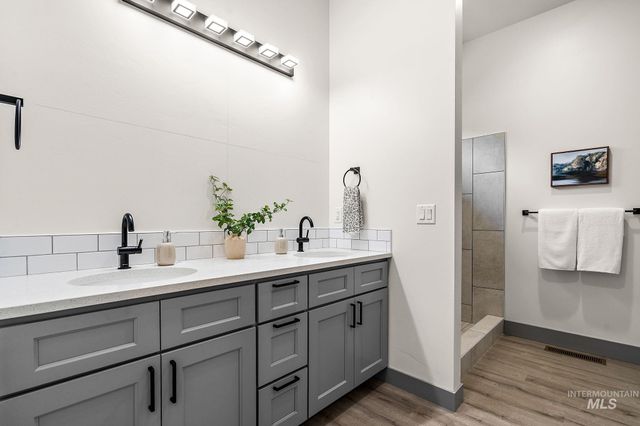 6825 W Ustick, Boise, ID 83704