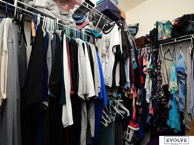 16812 Colony Circle, Omaha, NE 68136