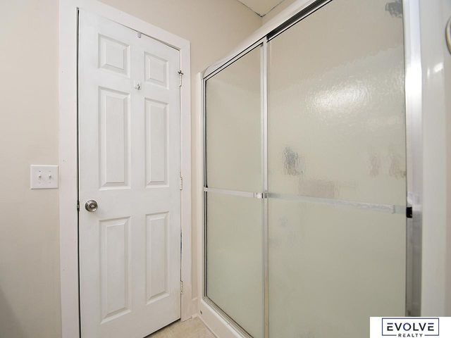 16812 Colony Circle, Omaha, NE 68136