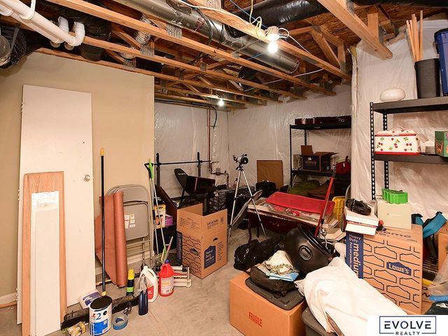 16812 Colony Circle, Omaha, NE 68136