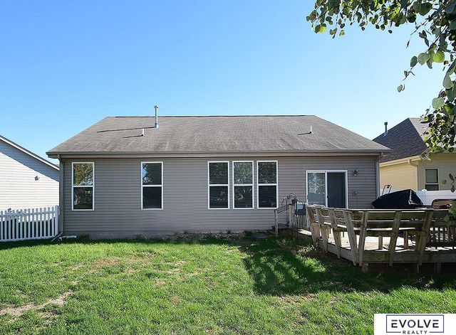 16812 Colony Circle, Omaha, NE 68136