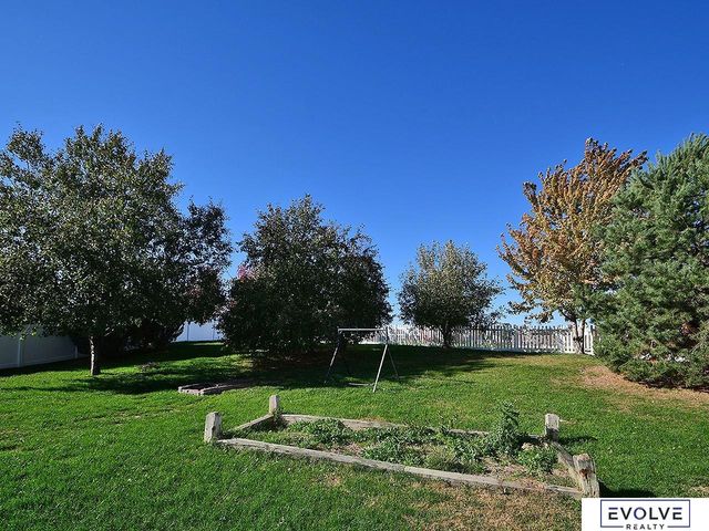 16812 Colony Circle, Omaha, NE 68136