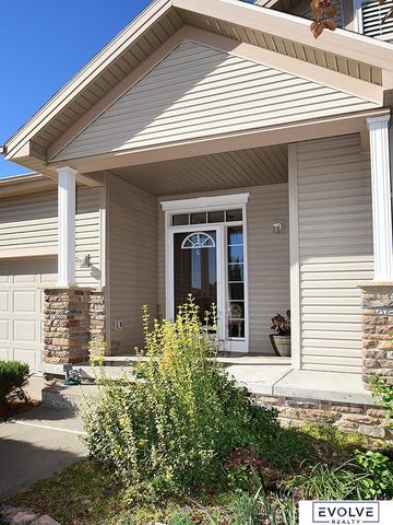 16812 Colony Circle, Omaha, NE 68136