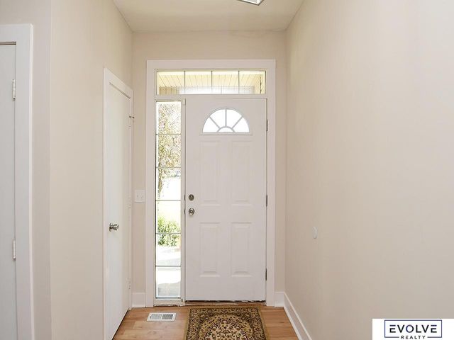 16812 Colony Circle, Omaha, NE 68136