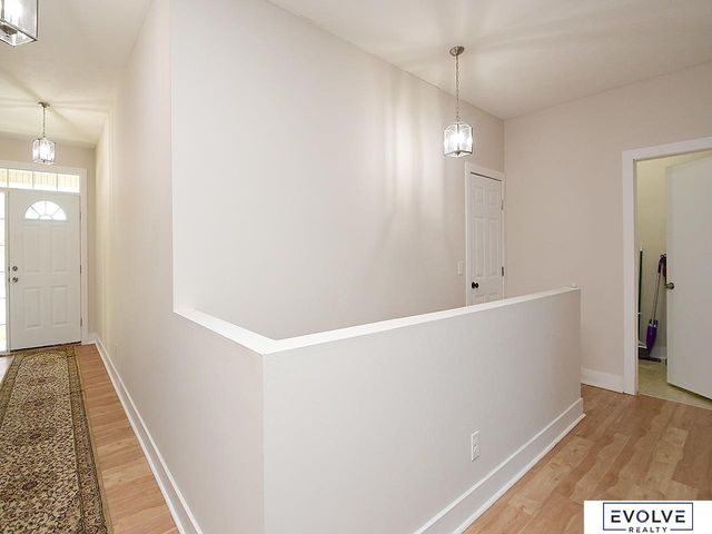 16812 Colony Circle, Omaha, NE 68136