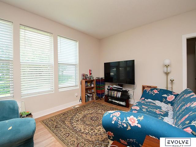 16812 Colony Circle, Omaha, NE 68136