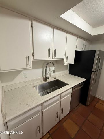 8316 W DEVONSHIRE Avenue, Phoenix, AZ 85037