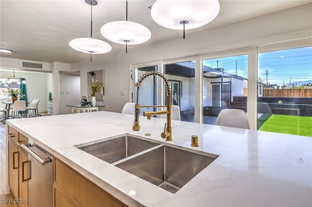 644 Lacy Lane, Las Vegas, NV 89107