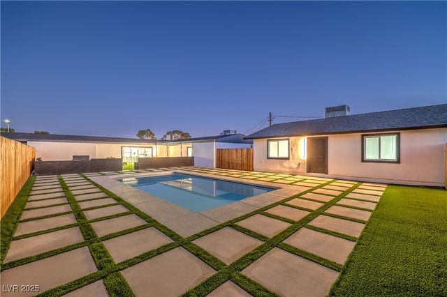 644 Lacy Lane, Las Vegas, NV 89107