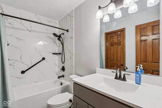 6030 Dollar Hide S Drive S, Indianapolis, IN 46221
