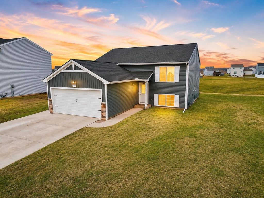 1700 Harper Grove Lane, Vicksburg, MI 49097